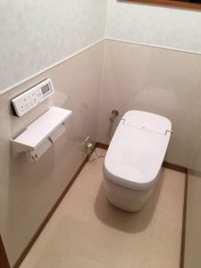 トイレ工事で壁も綺麗に