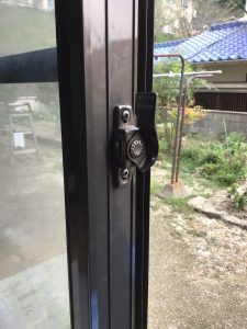 窓サッシの鍵が掛かりにくくなったことはありませんか?