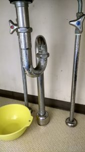洗面台排水管修理