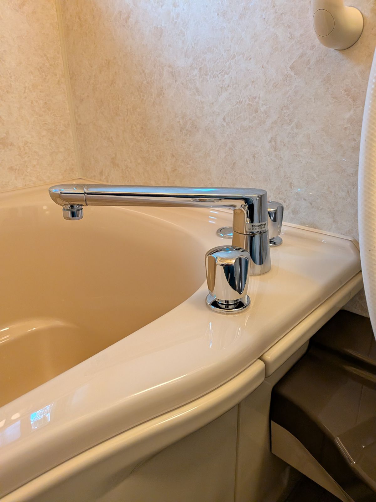 笠岡市／浴槽水栓ハンドルが固い