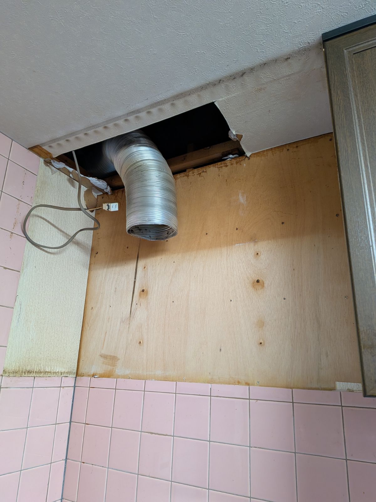 倉敷市／台所換気扇交換